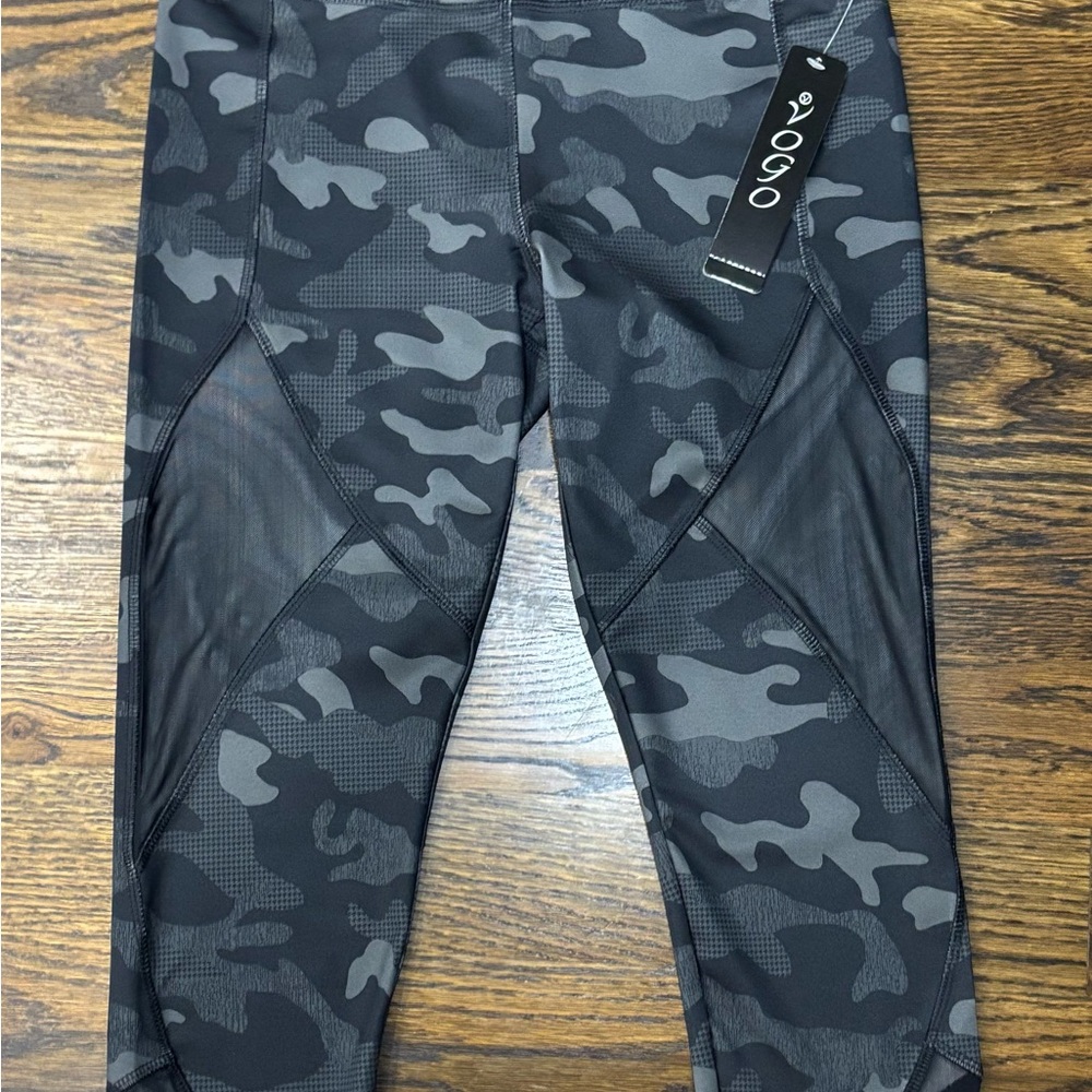 NWT VOGO Athletica Women's Camo Ankle Leggings M Moisture Wicking Stretch